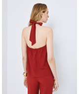 Τοπ halter με μεταλλική λεπτομέρεια Τοπ halter με μεταλλική λεπτομέρεια